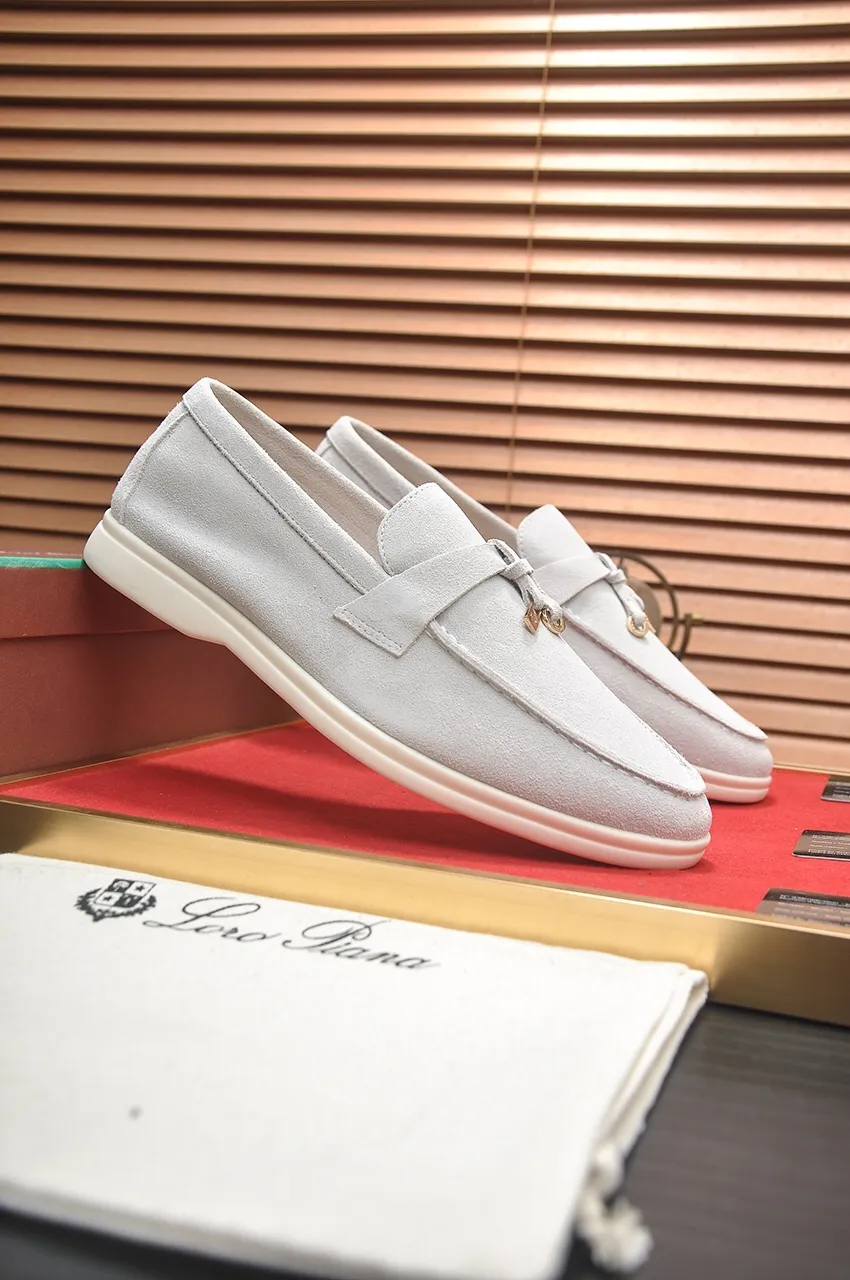Men's shoes 💰400💶[𝐥𝐨𝐫𝐨 𝐏𝐢𝐚𝐧𝐚] [Couple model] High-end quality, affordable price, LP classic loafers, Italian treasure brand, the only brand that can match Hermès! Only after wearing it do we know that we can’t live up to our feet. Women’s code: 35-40 (customized sizes 34, 41, 42 are non-returnable) Men’s code: 38-44 (customized 45, 46, 47, 48 are non-refundable) Fabric: Customized imported cashmere Lining: Customized imported fetal cowhide Foot: Imported benzene-dyed calfskin Outsole: Exclusive original glass rubber outsole